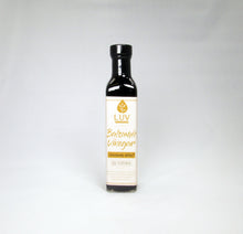 Load image into Gallery viewer, Cranberry Walnut 25 Star Dark Balsamic Vinegar