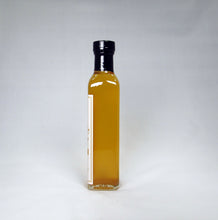 Load image into Gallery viewer, Cranberry Walnut 25 Star White Balsamic Vinegar